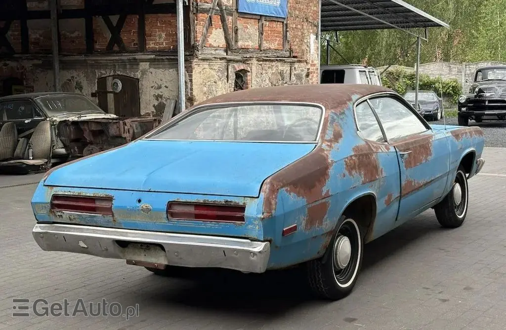 PLYMOUTH Duster 