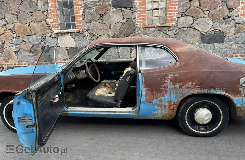 PLYMOUTH Duster 