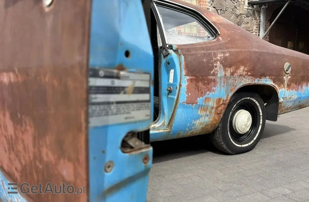 PLYMOUTH Duster 
