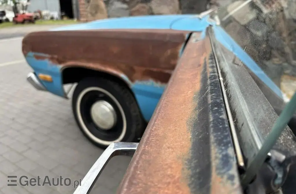 PLYMOUTH Duster 