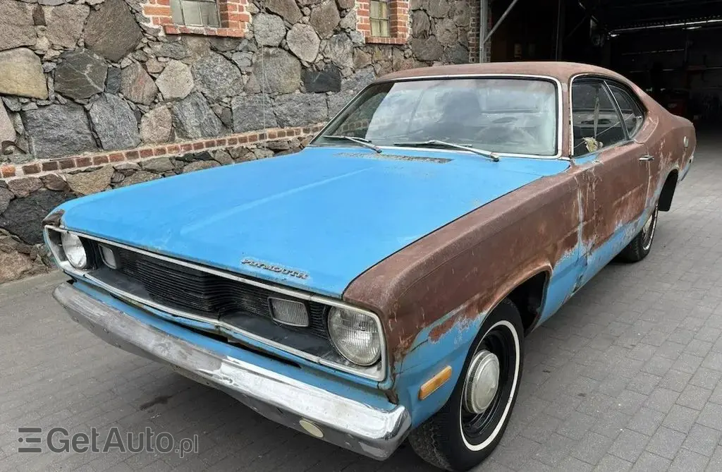 PLYMOUTH Duster 