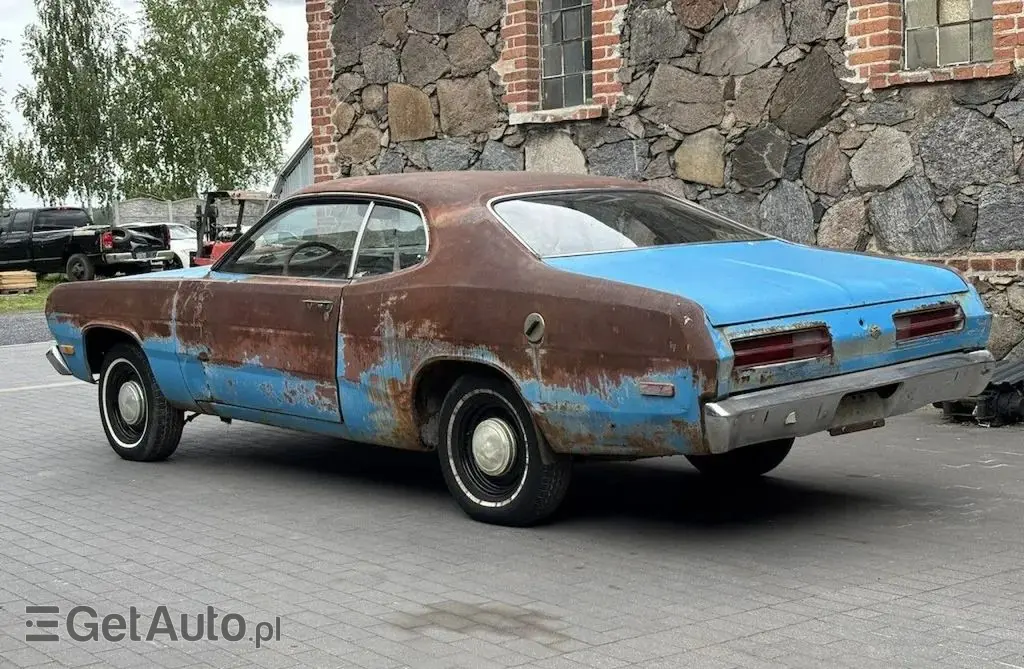 PLYMOUTH Duster 