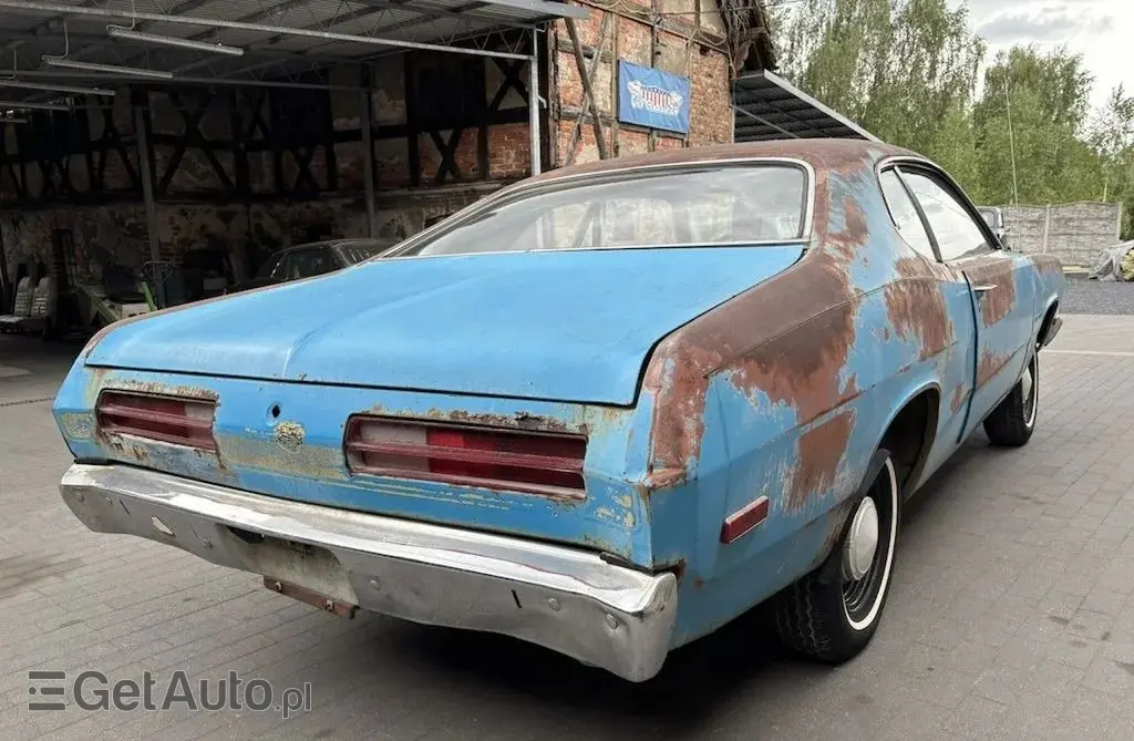 PLYMOUTH Duster 