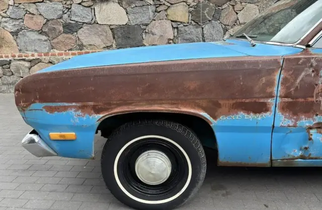 PLYMOUTH Duster 