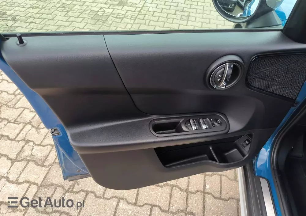 MINI Countryman One Blackyard