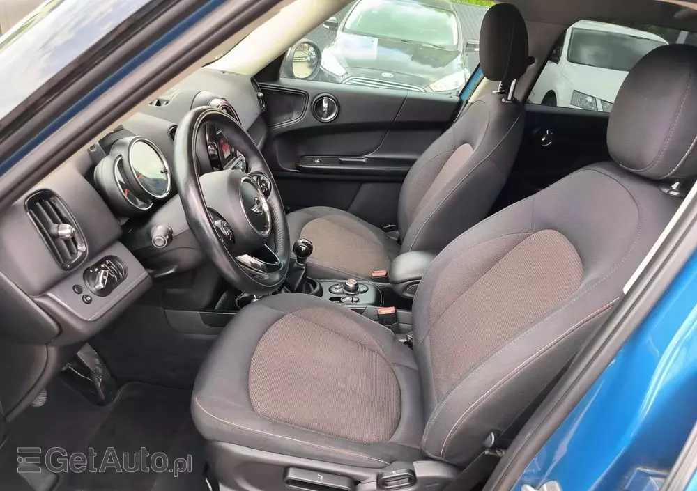 MINI Countryman One Blackyard