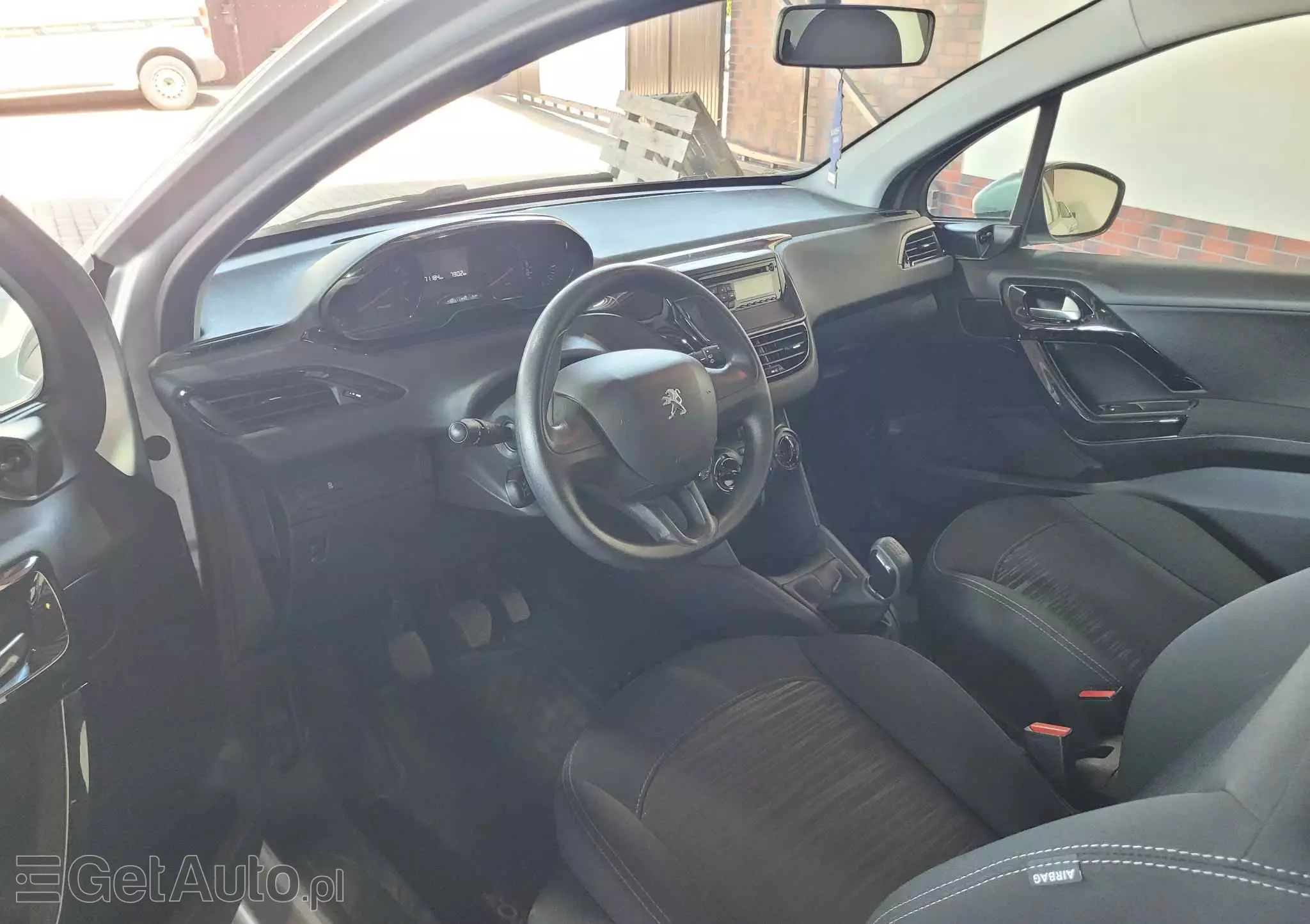 PEUGEOT 208 1.2 VTi Active