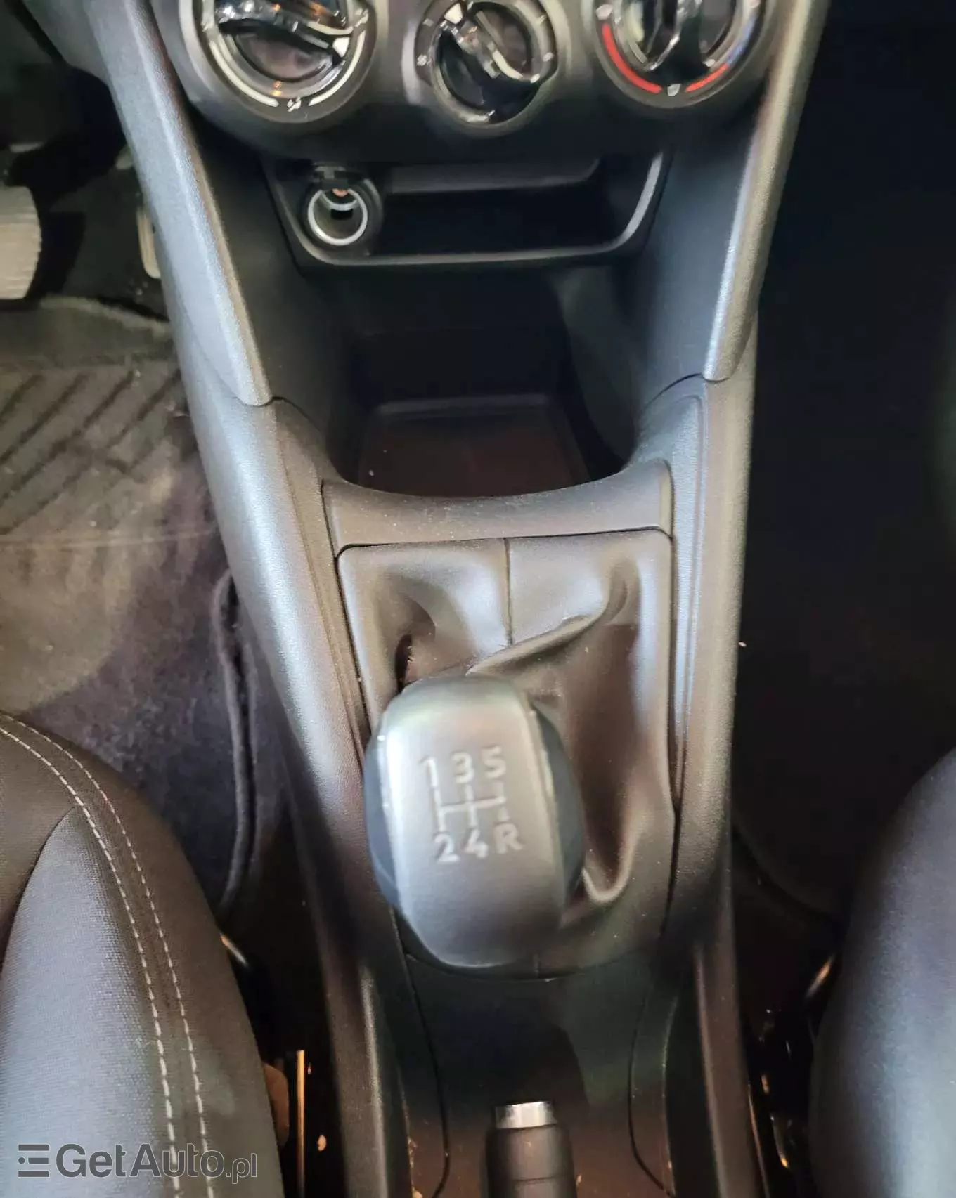 PEUGEOT 208 1.2 VTi Active