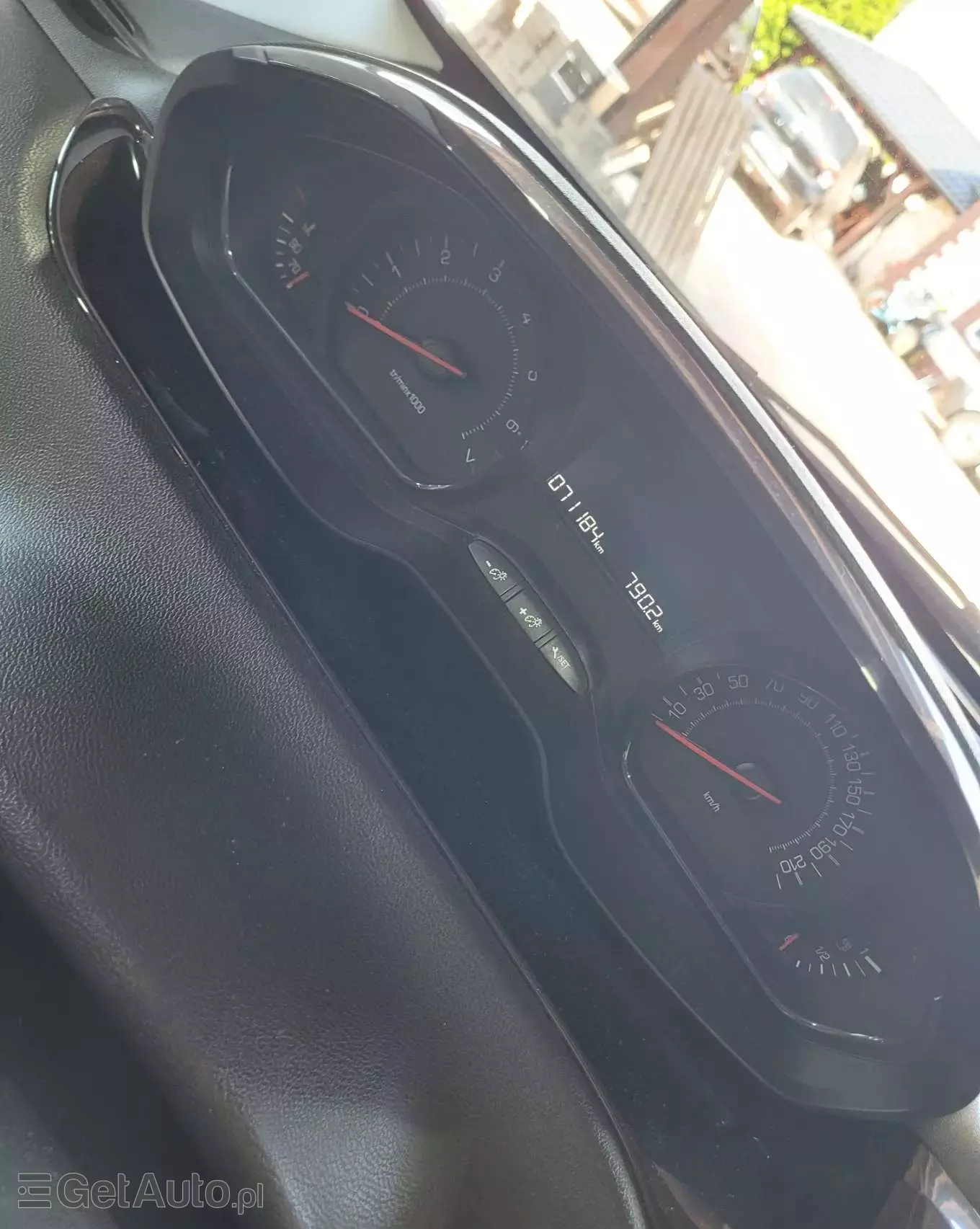 PEUGEOT 208 1.2 VTi Active