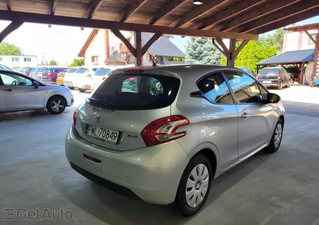 PEUGEOT 208 1.2 VTi Active