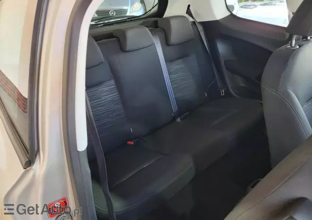 PEUGEOT 208 1.2 VTi Active