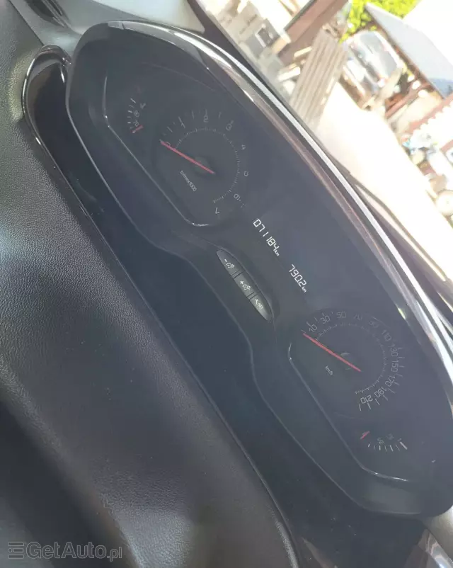 PEUGEOT 208 1.2 VTi Active