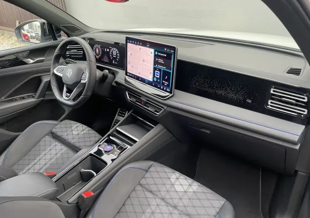 VOLKSWAGEN Tiguan 2.0 TSI 4Mot R-Line Plus DSG