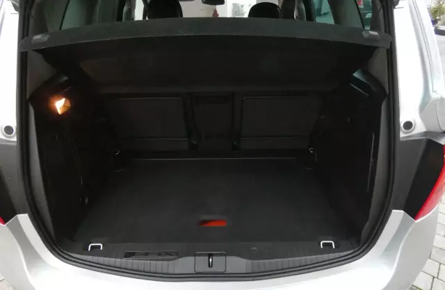 OPEL Meriva 1.4 Turbo (140 KM)