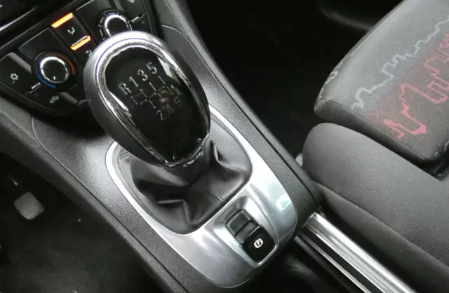 OPEL Meriva 1.4 Turbo (140 KM)