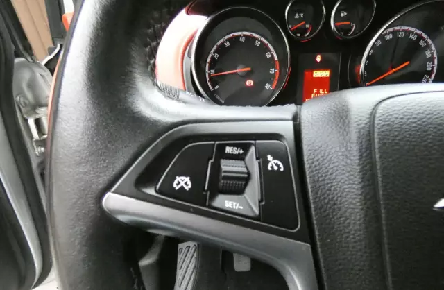 OPEL Meriva 1.4 Turbo (140 KM)