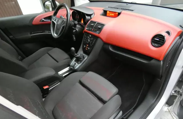 OPEL Meriva 1.4 Turbo (140 KM)