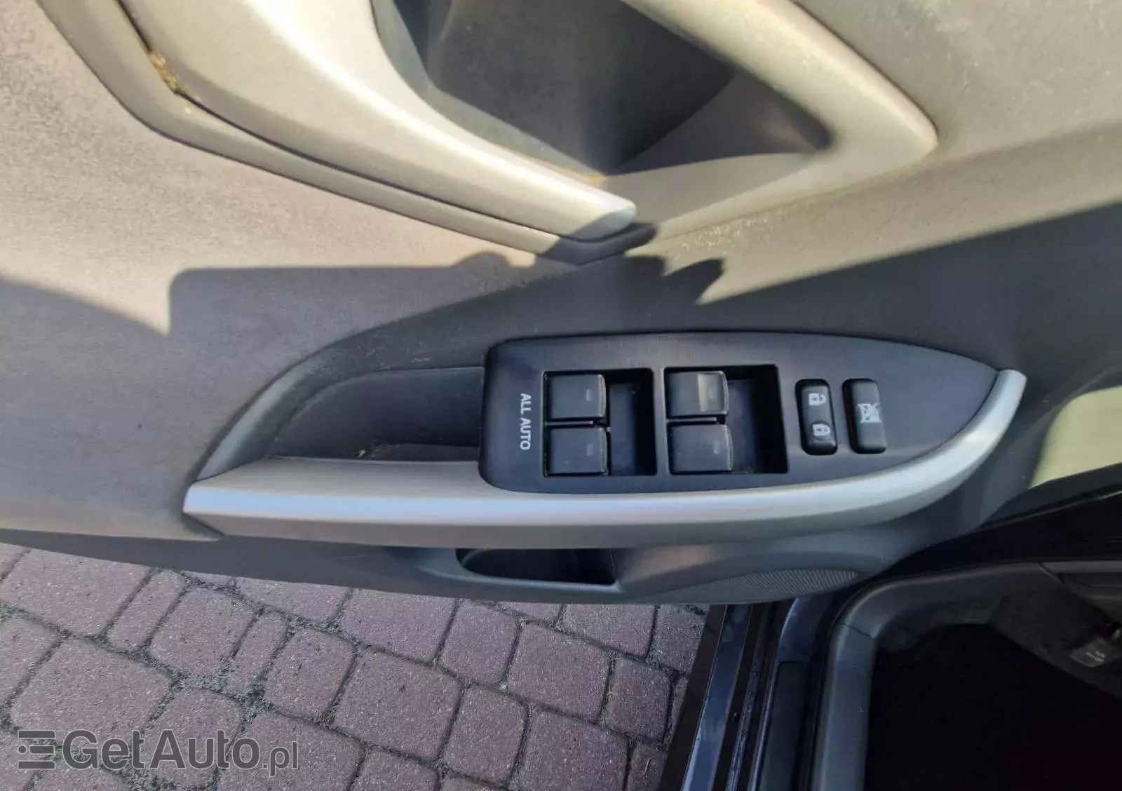 TOYOTA Prius  1.8 HSD Premium