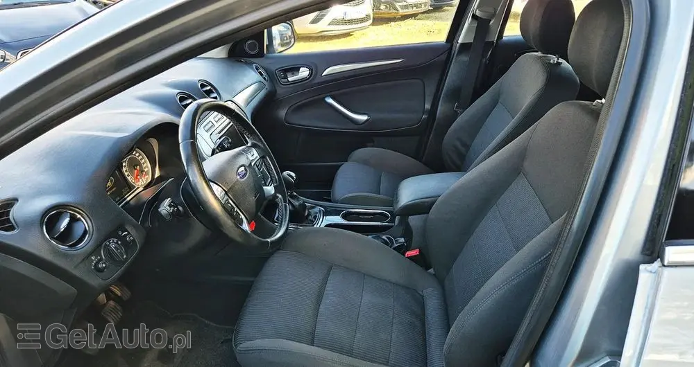 FORD Mondeo 2.0 FF Ghia