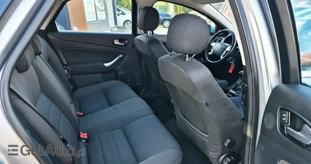 FORD Mondeo 2.0 FF Ghia