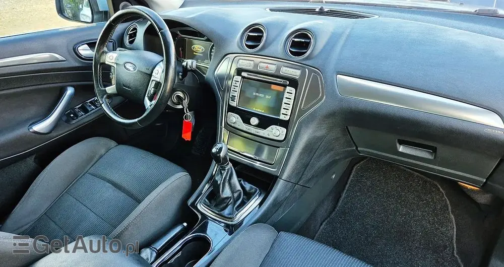 FORD Mondeo 2.0 FF Ghia