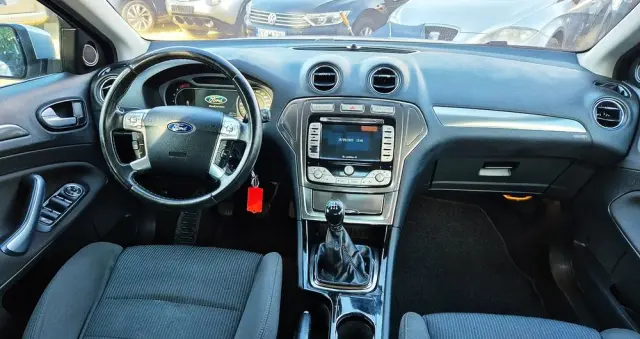 FORD Mondeo 2.0 FF Ghia