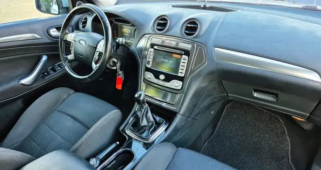 FORD Mondeo 2.0 FF Ghia