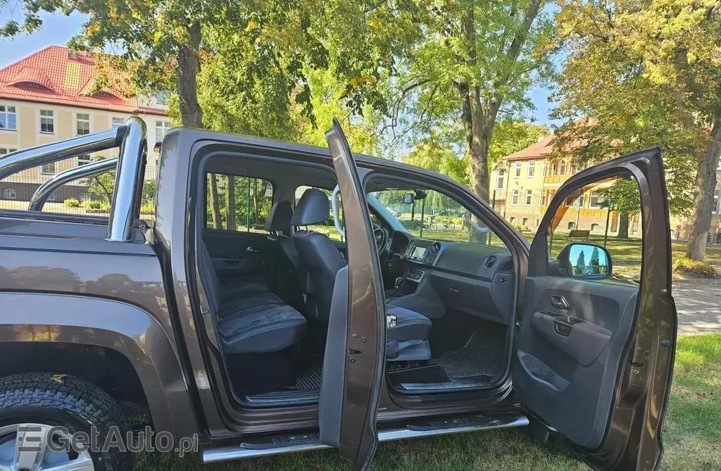 VOLKSWAGEN Amarok 