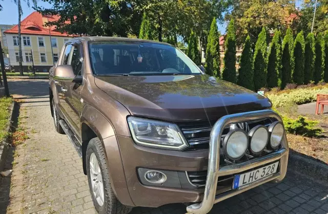 VOLKSWAGEN Amarok 