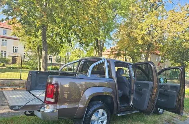 VOLKSWAGEN Amarok 