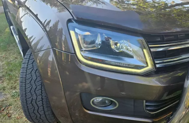 VOLKSWAGEN Amarok 