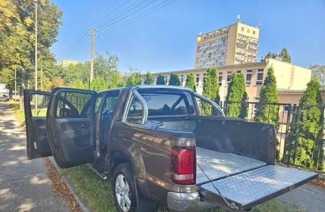 VOLKSWAGEN Amarok 
