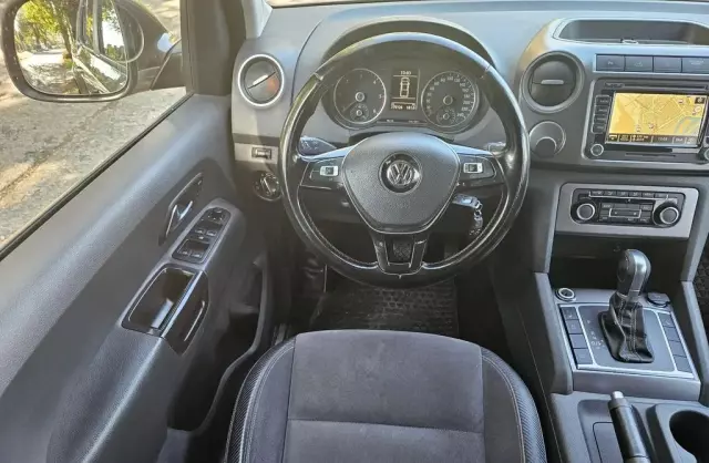 VOLKSWAGEN Amarok 
