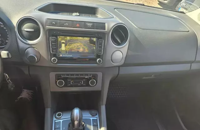 VOLKSWAGEN Amarok 