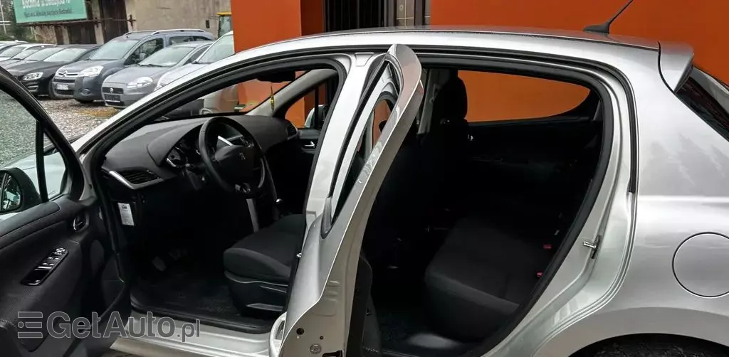 PEUGEOT 207 