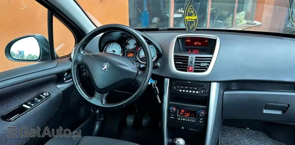 PEUGEOT 207 