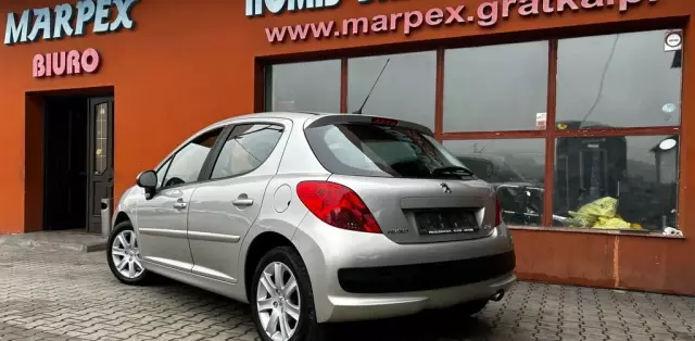 PEUGEOT 207 
