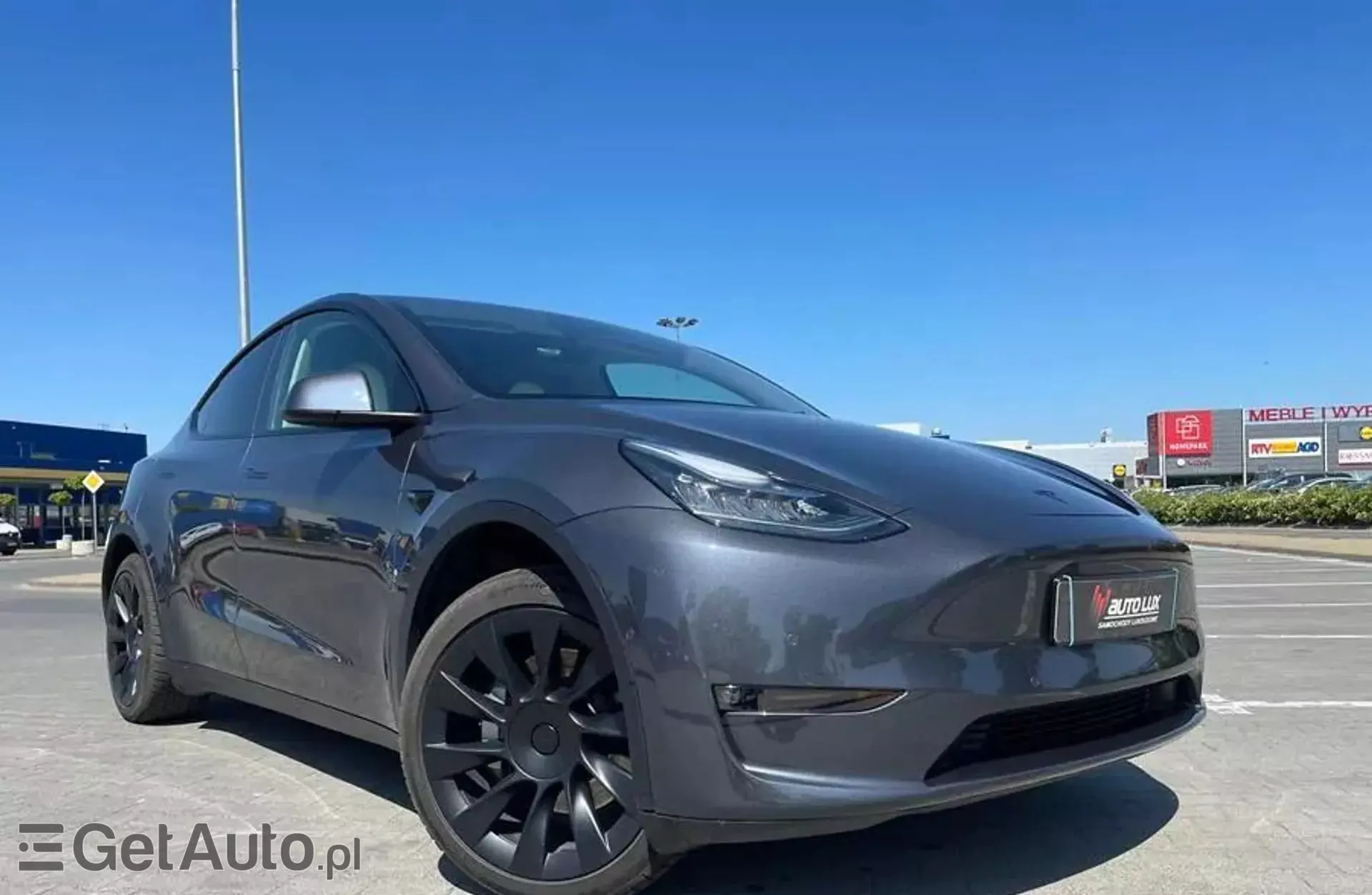 TESLA Model Y 