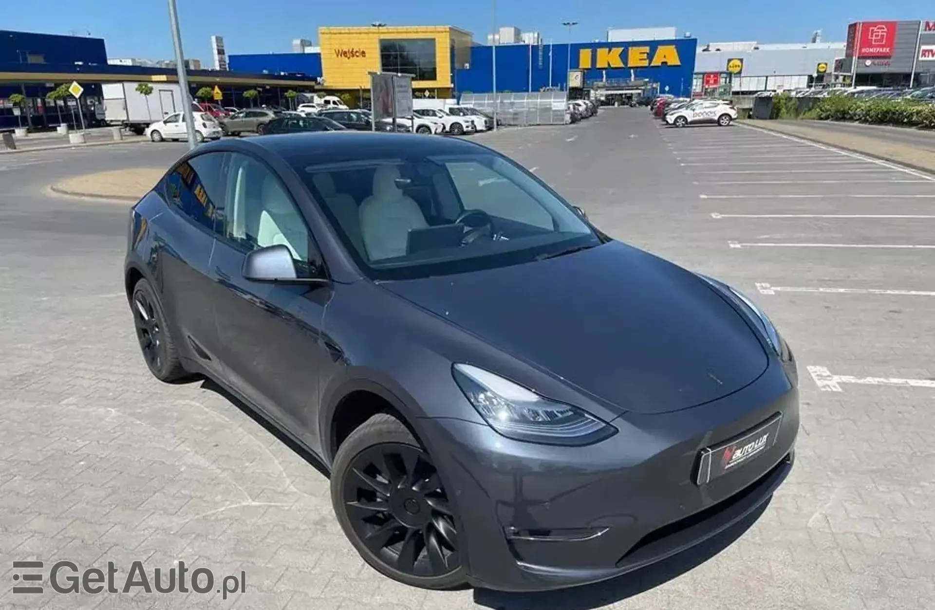 TESLA Model Y 