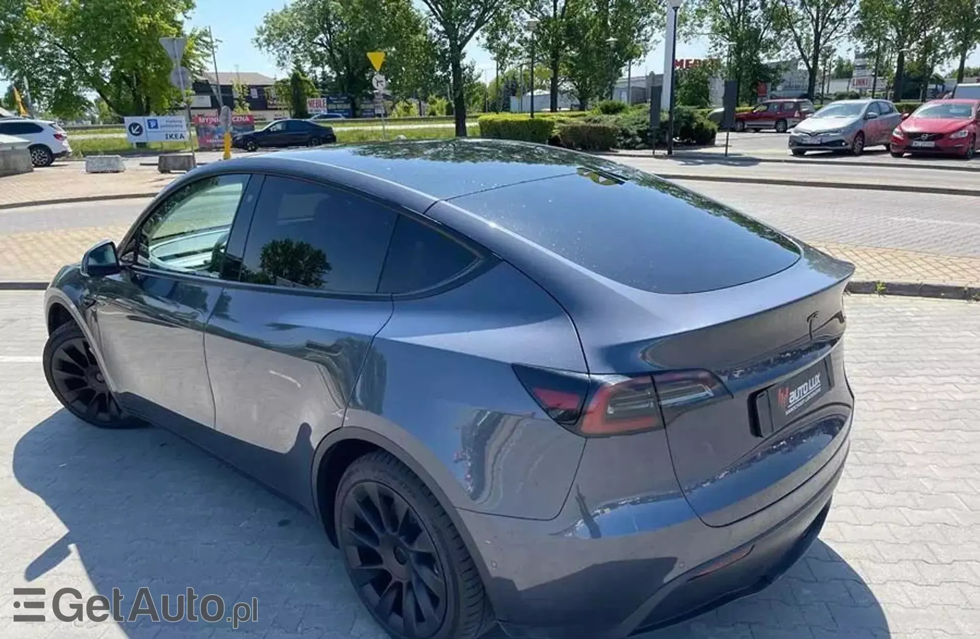 TESLA Model Y 