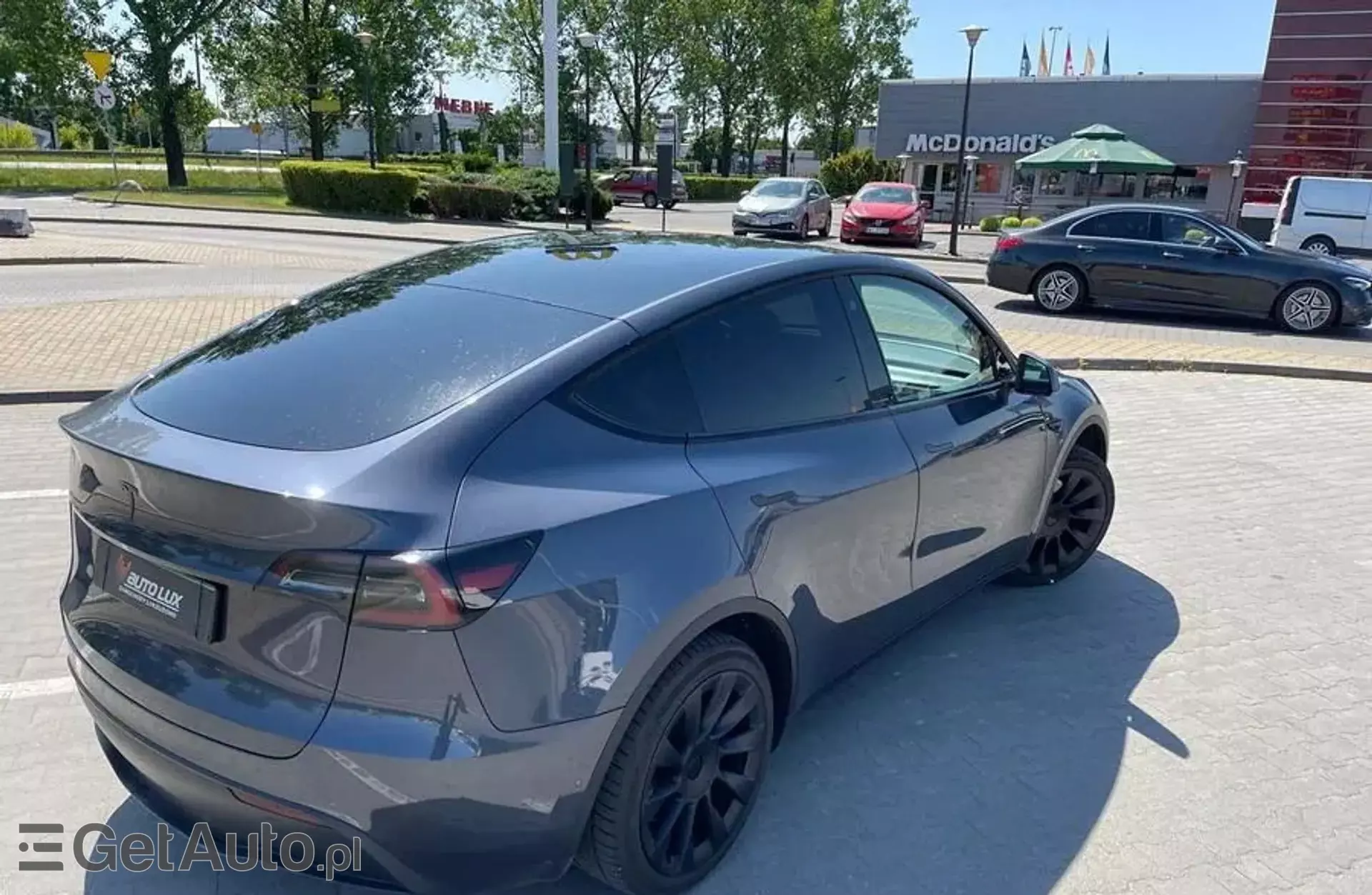 TESLA Model Y 