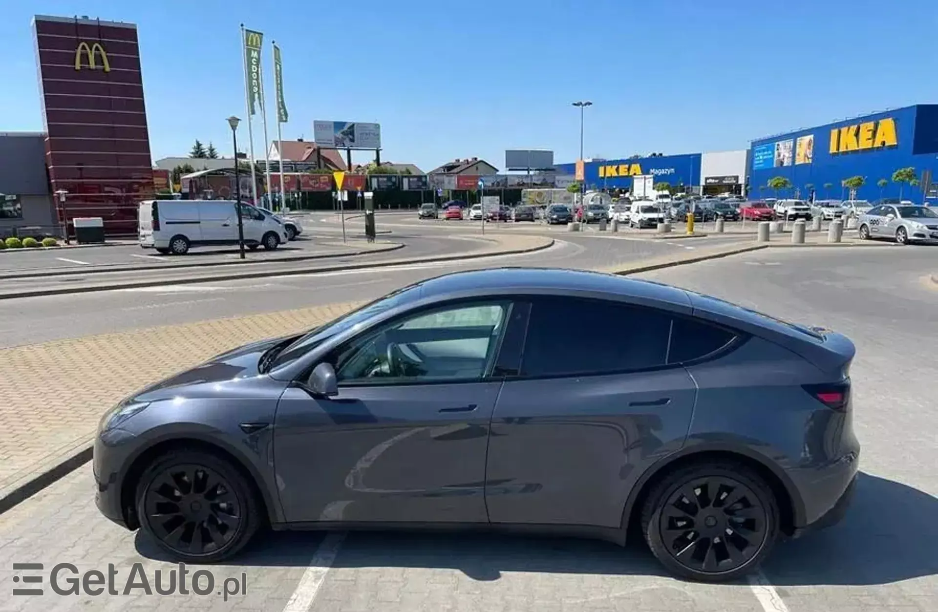TESLA Model Y 