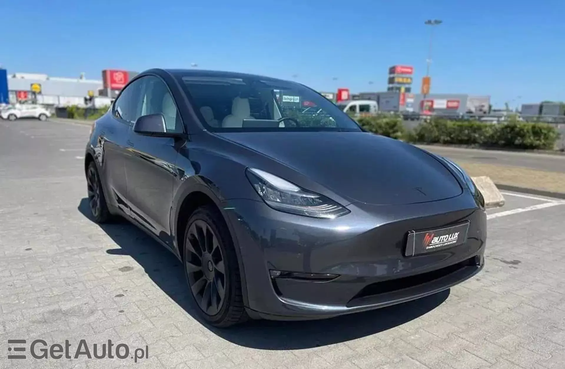 TESLA Model Y 