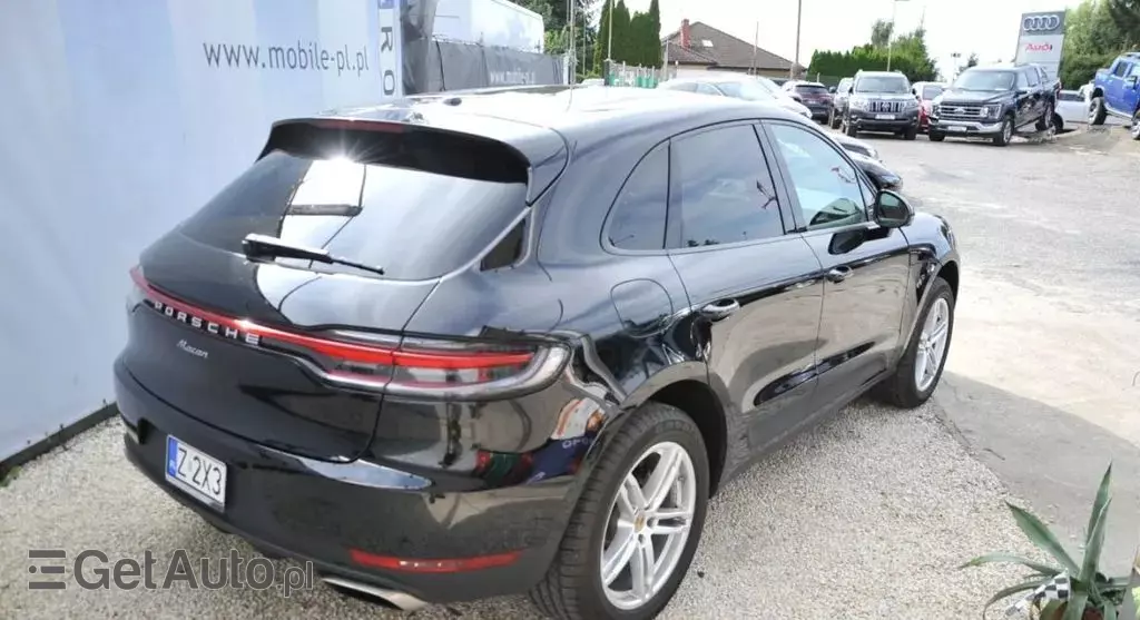 PORSCHE Macan 