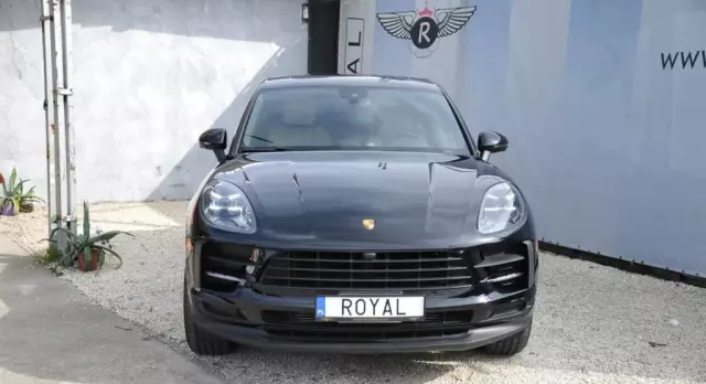 PORSCHE Macan 