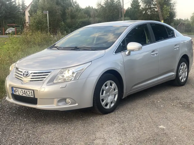 TOYOTA Avensis Luna