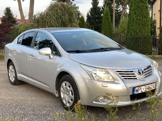 TOYOTA Avensis Luna