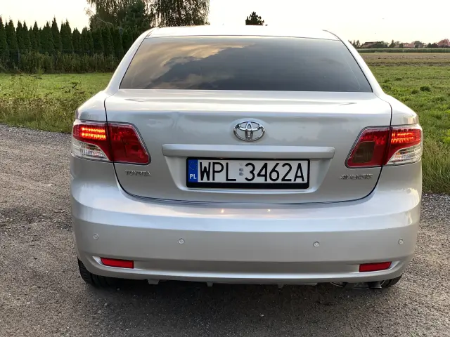 TOYOTA Avensis Luna