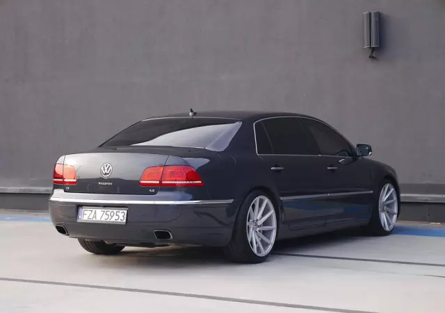 VOLKSWAGEN Phaeton 4.2 V8 4 Mot L (4os)