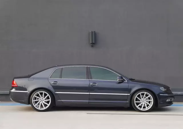 VOLKSWAGEN Phaeton 4.2 V8 4 Mot L (4os)